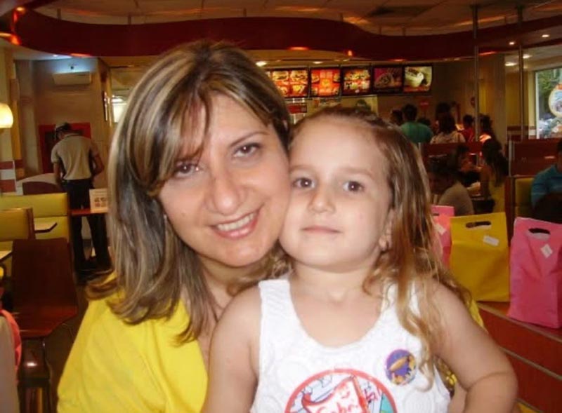 Gabriela Masri Ahmar as a child with her mother in Venezuela, 2008