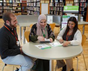 Halla Fahmi and students Noah and Anika