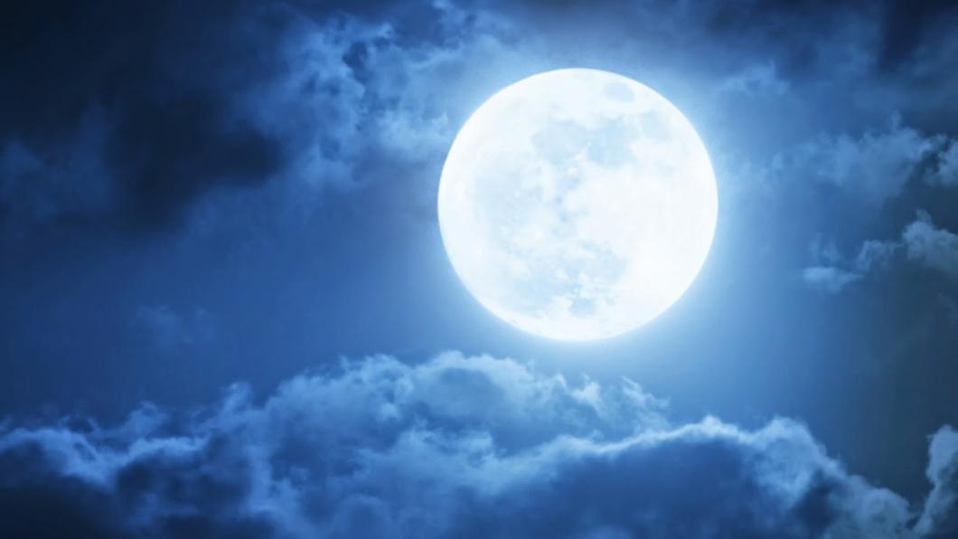 Know the Night is about a mother's isolation